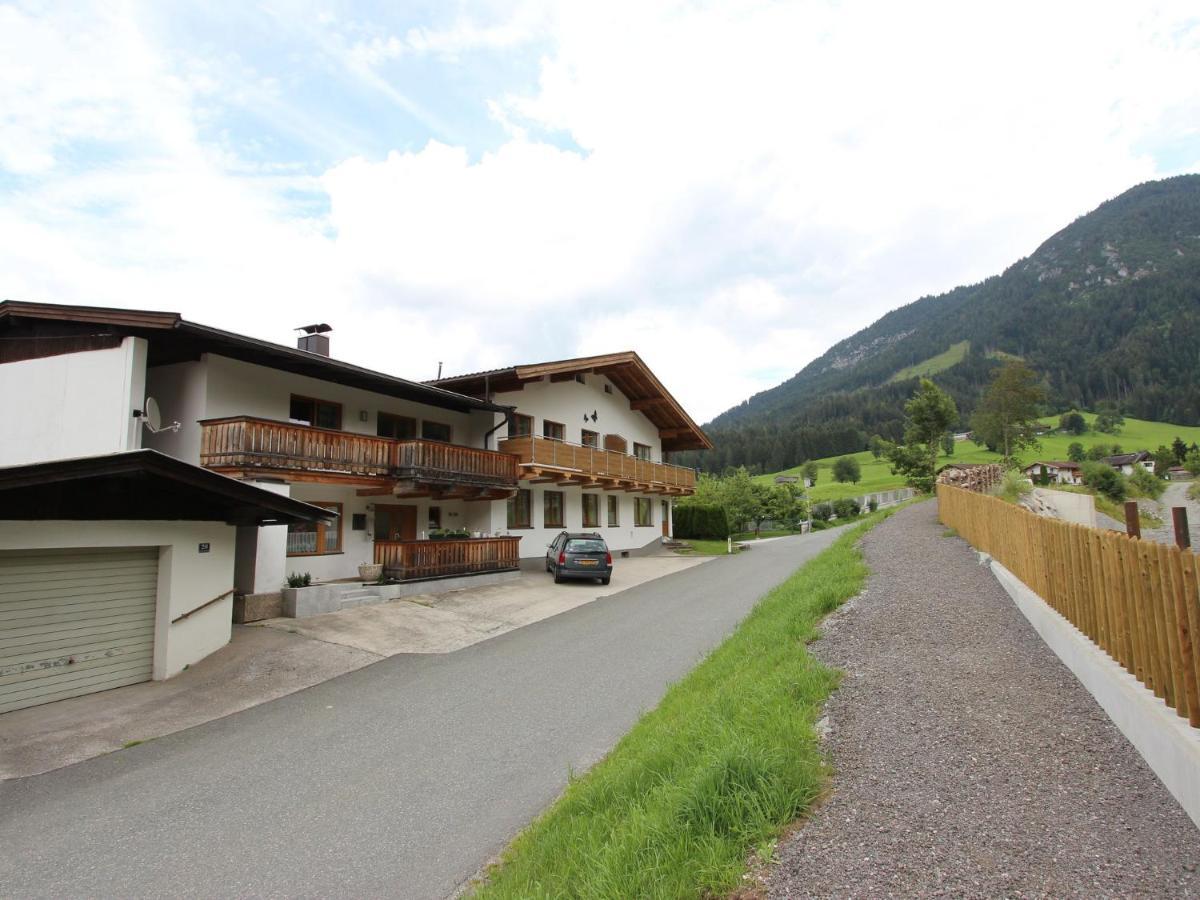 Boutique Apartment In Brixen With Mountain View Бріксен-ім-Тале Екстер'єр фото